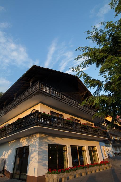 Wald-Hotel Heppe Dammbach Bagian luar foto